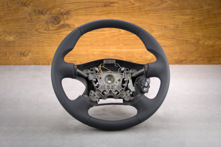 Modyfikacja i obszycie kierownicy Nissan Terrano