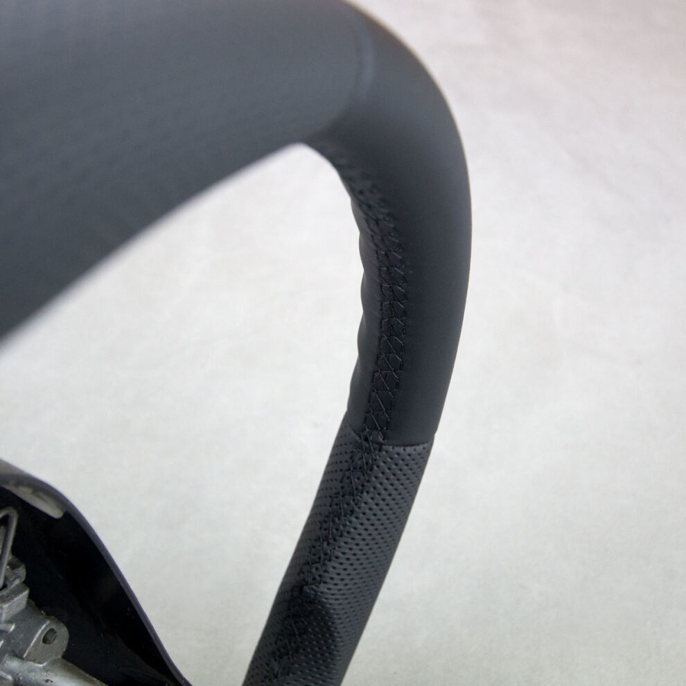 Modyfikacja i obszycie kierownicy Nissan Terrano