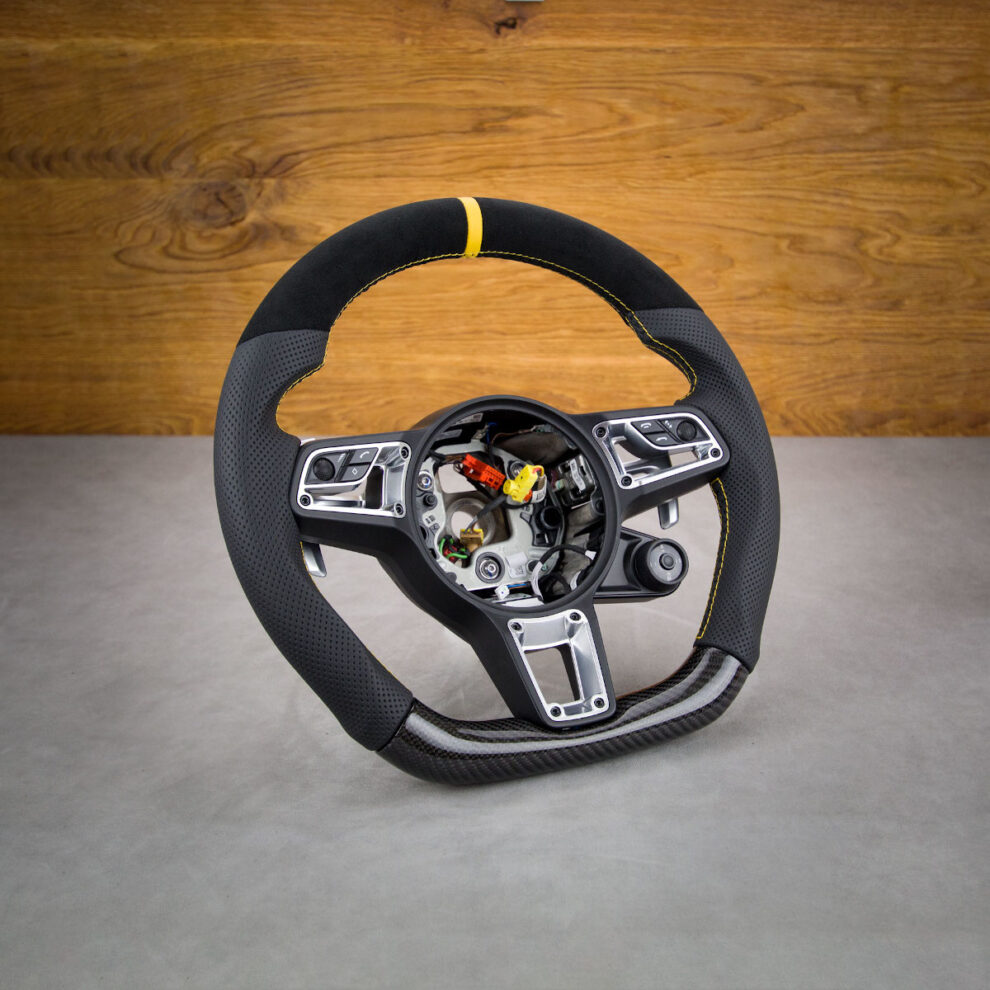 Modyfikacja i obszycie kierownicy Porsche 911