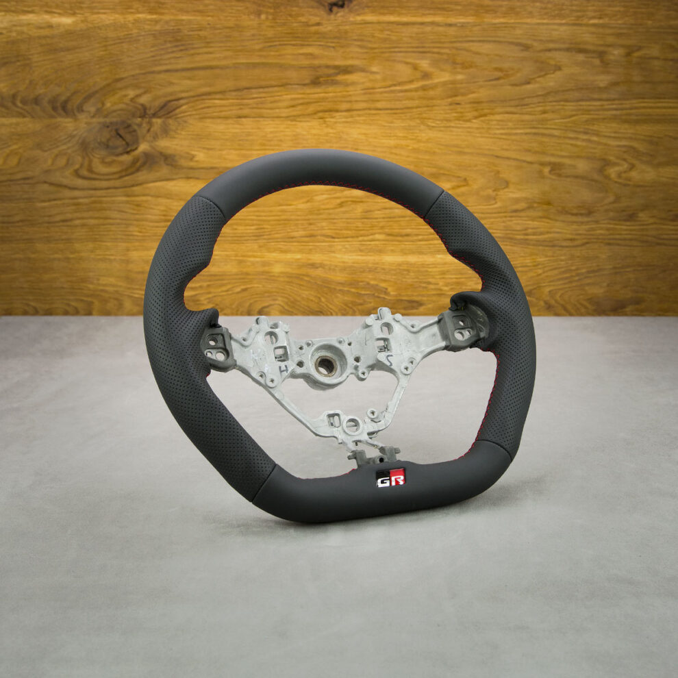 Modyfikacja i obszycie kierownicy Toyota GR86