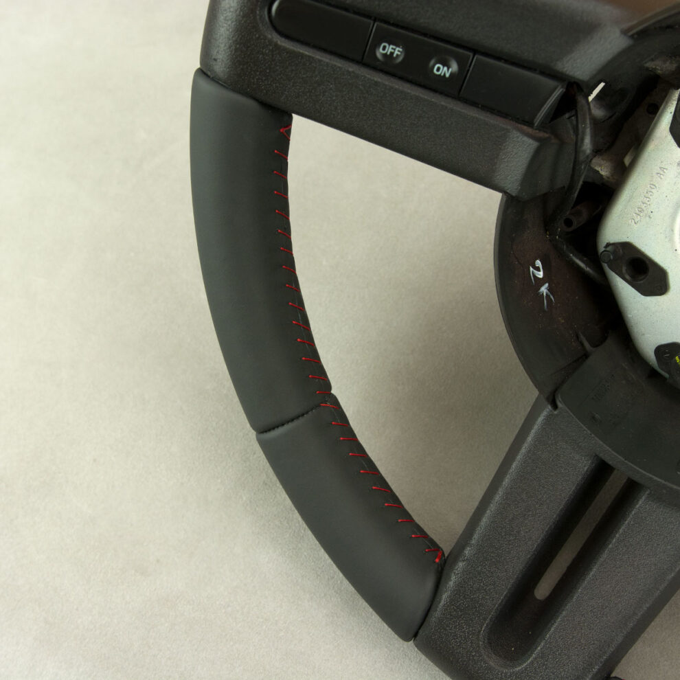 Obszycie kierownicy Ford Mustang V