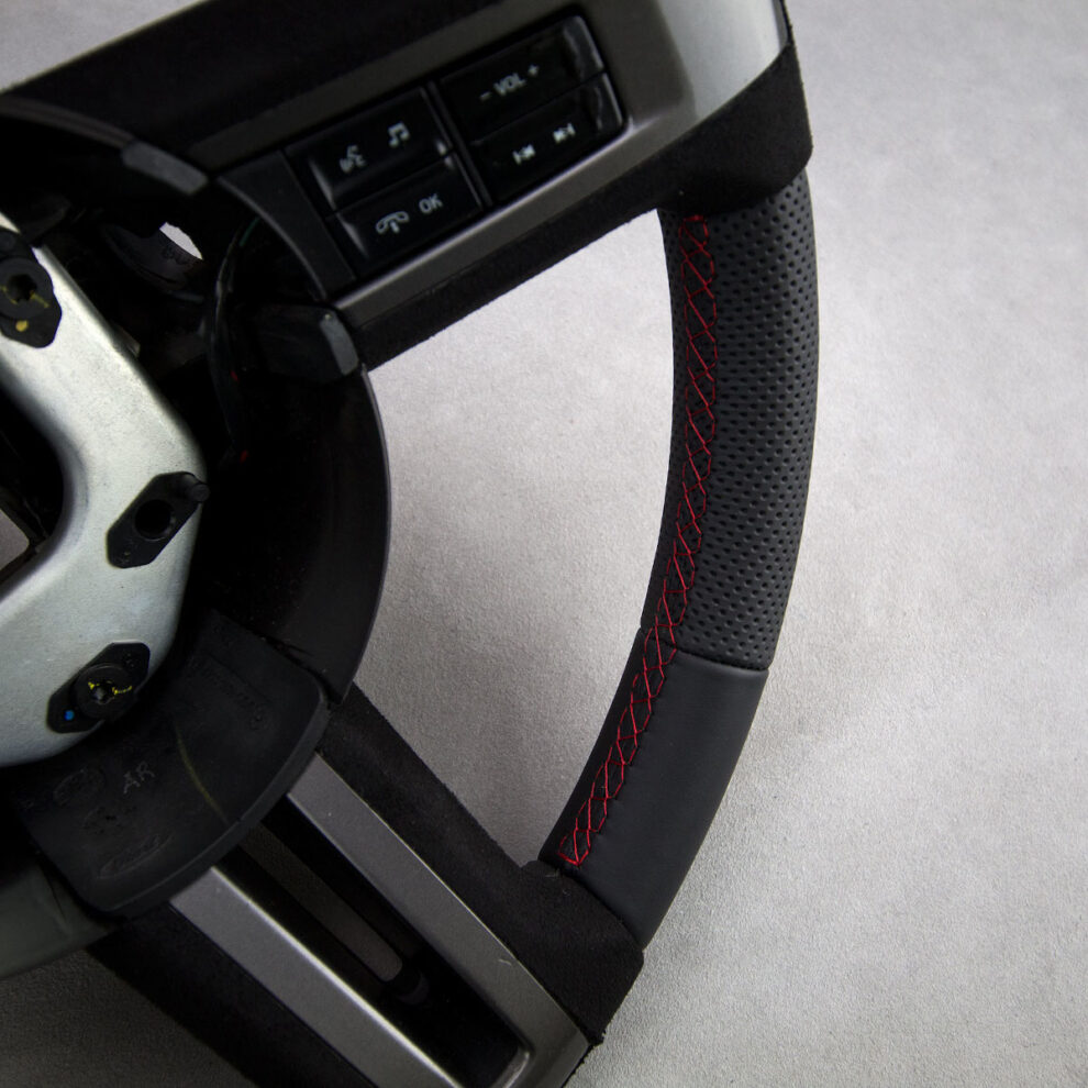 Obszycie kierownicy Ford Mustang V