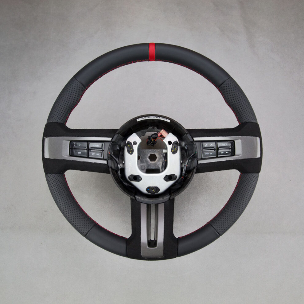 Obszycie kierownicy Ford Mustang V