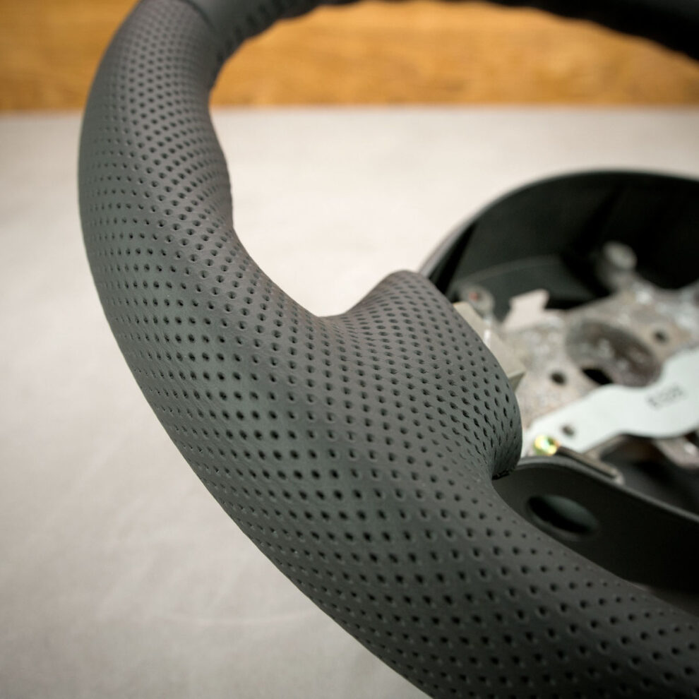 Obszycie kierownicy Suzuki Jimny III