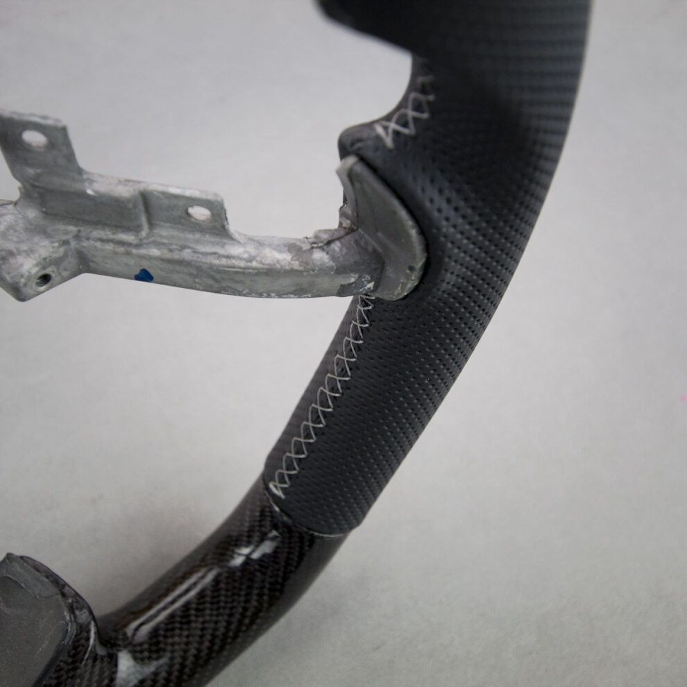 Modyfikacja i obszycie kierownicy Opel GT