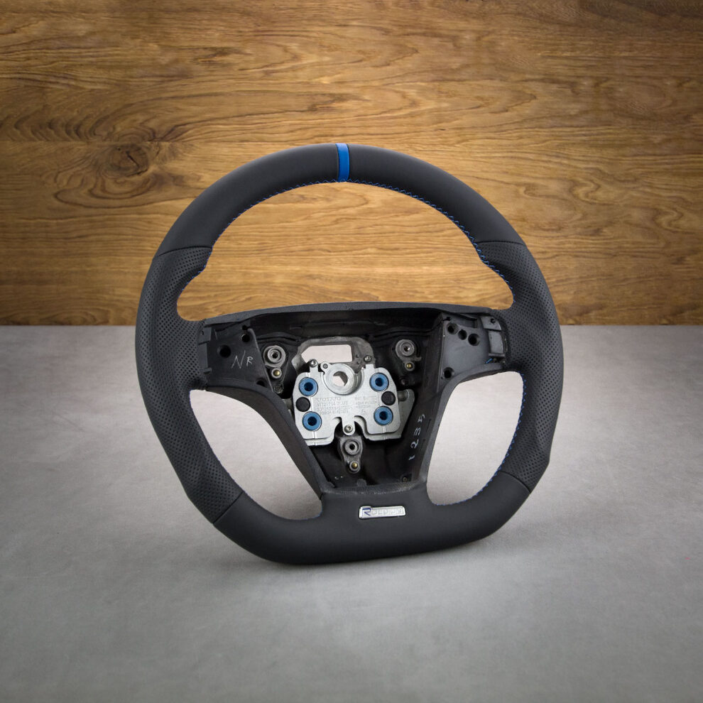 Modyfikacja i obszycie kierownicy Volvo C30