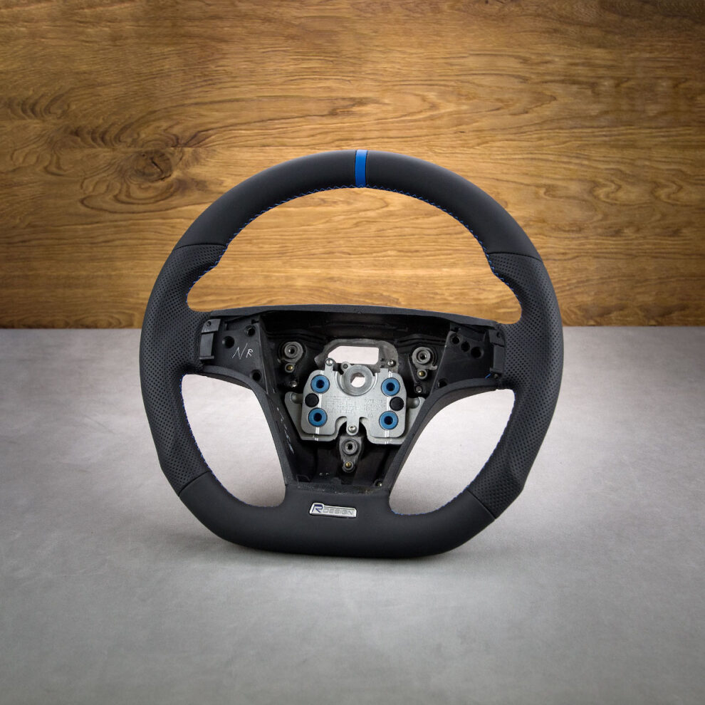 Modyfikacja i obszycie kierownicy Volvo C30