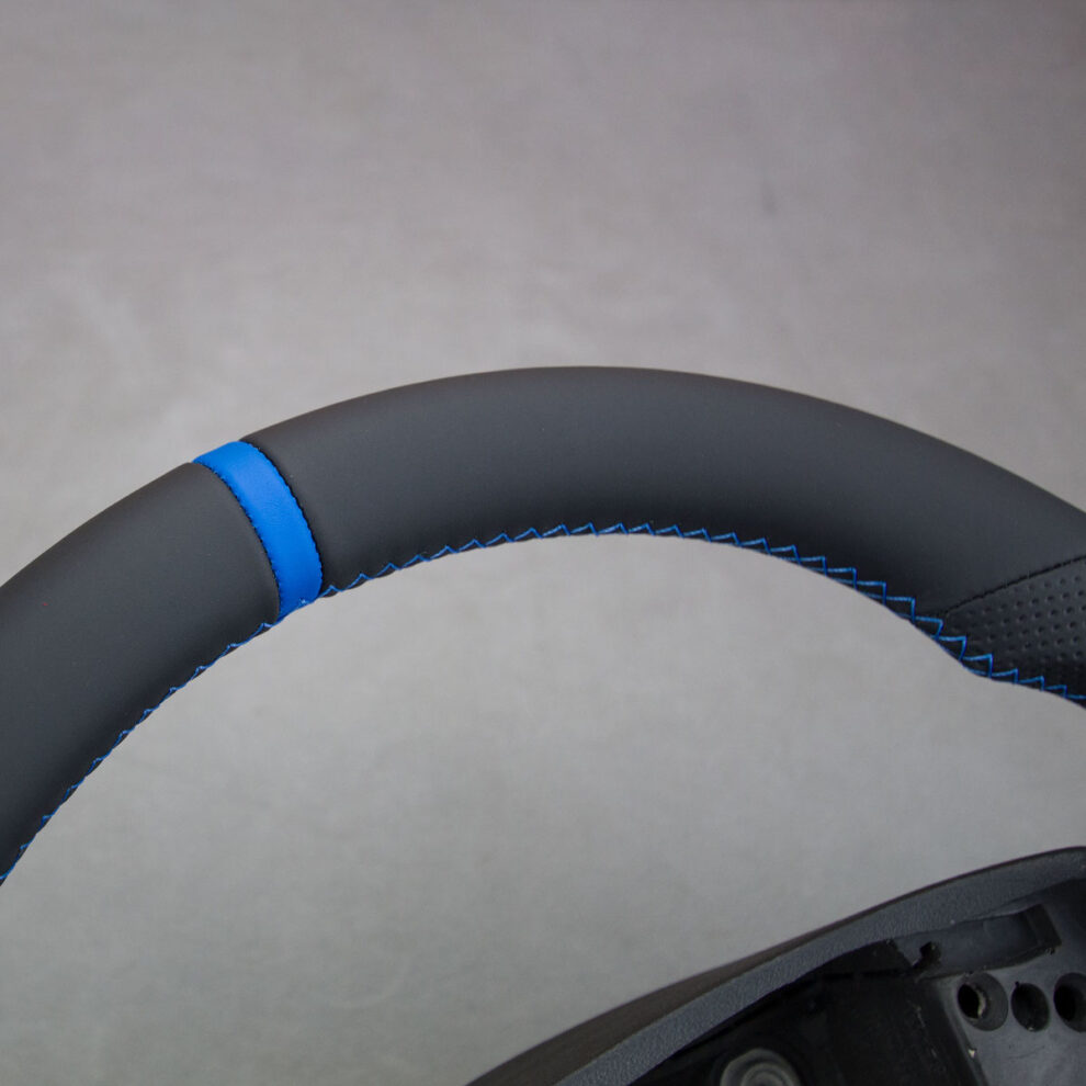 Modyfikacja i obszycie kierownicy Volvo C30