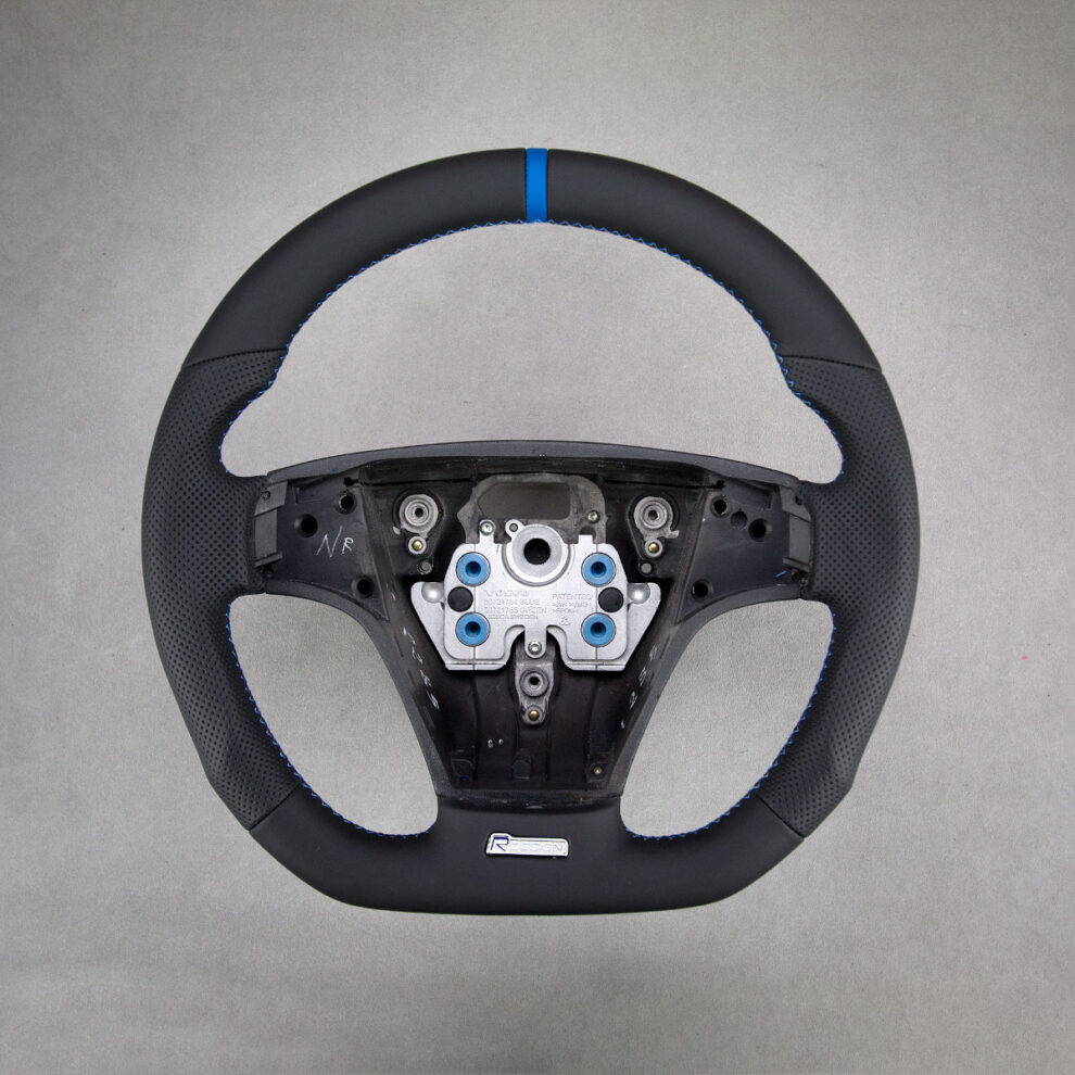 Modyfikacja i obszycie kierownicy Volvo C30