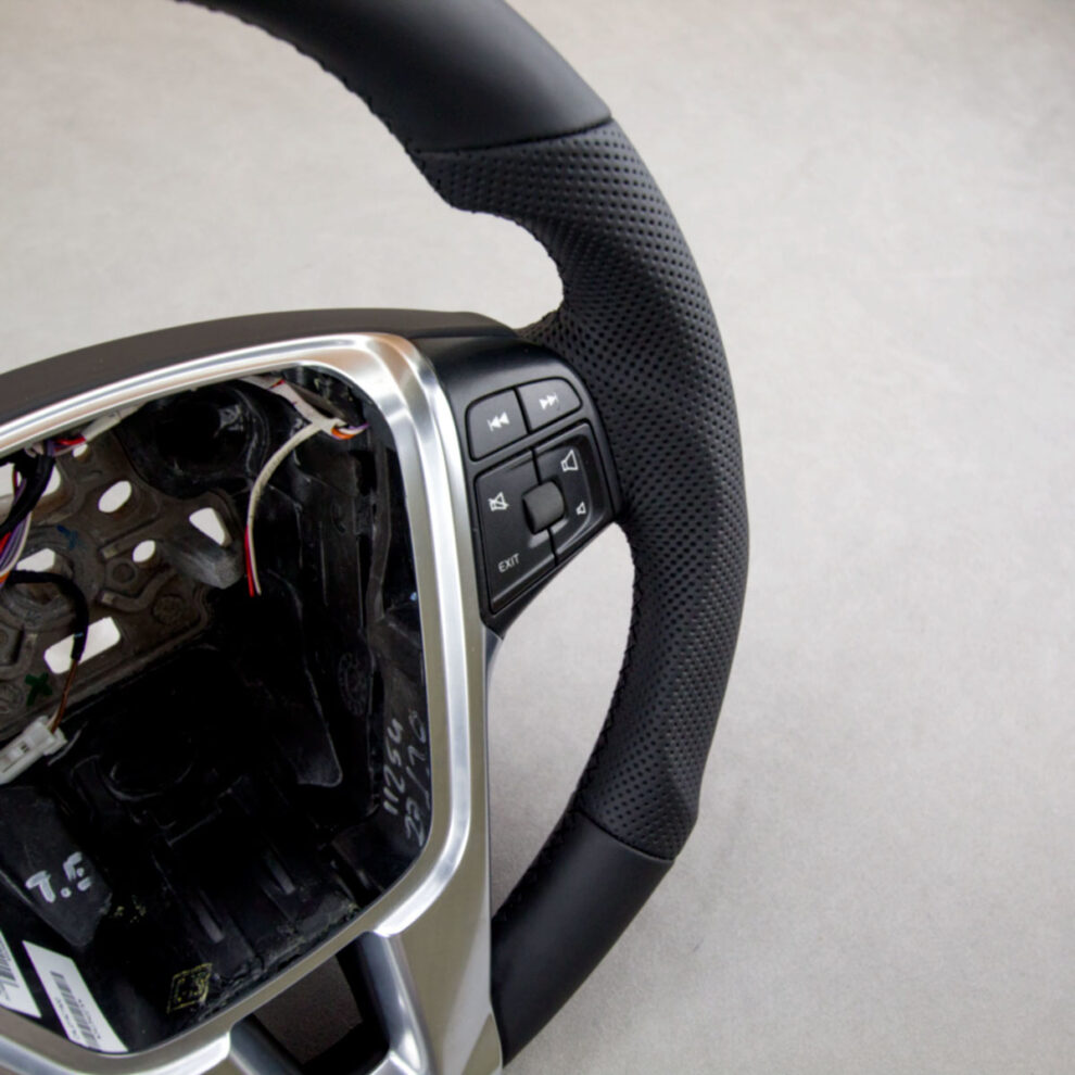 Modyfikacja i obszycie kierownicy Volvo XC60