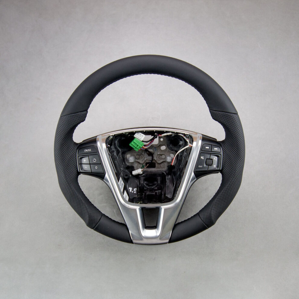 Modyfikacja i obszycie kierownicy Volvo XC60