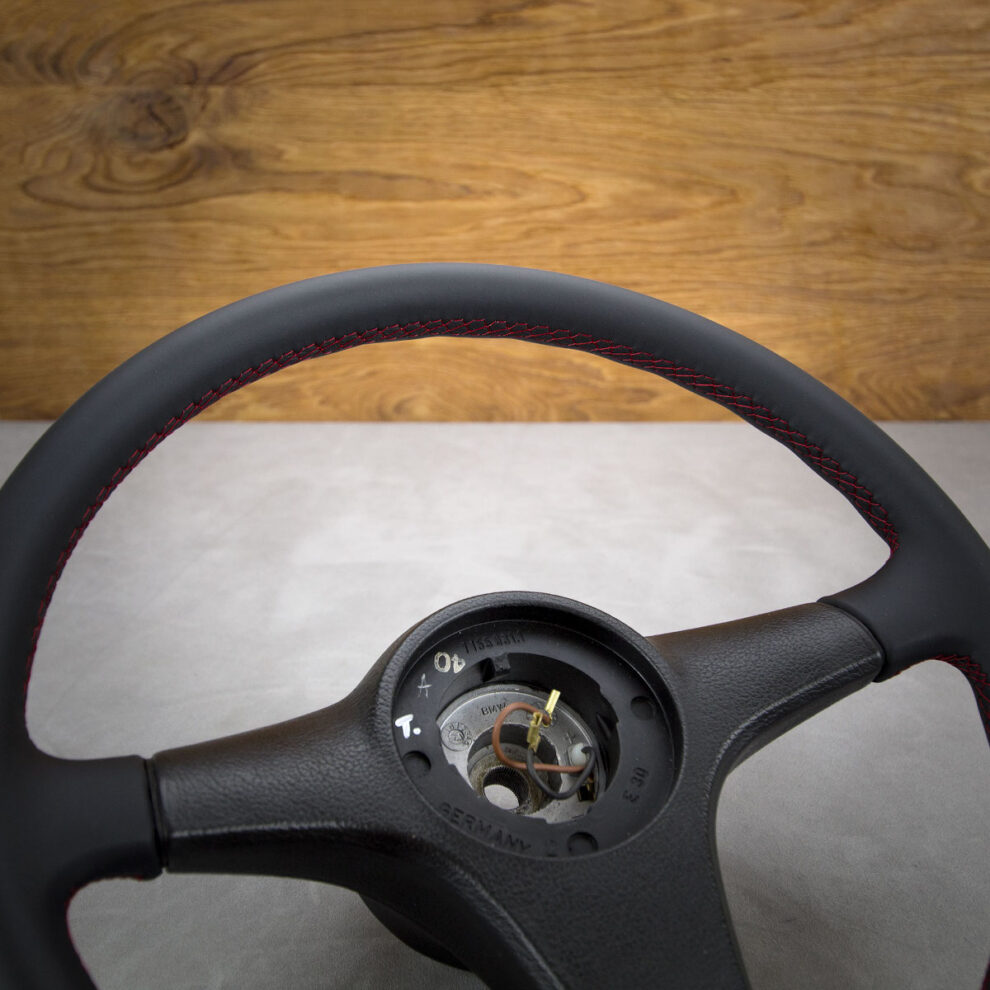 Obszycie kierownicy BMW E30