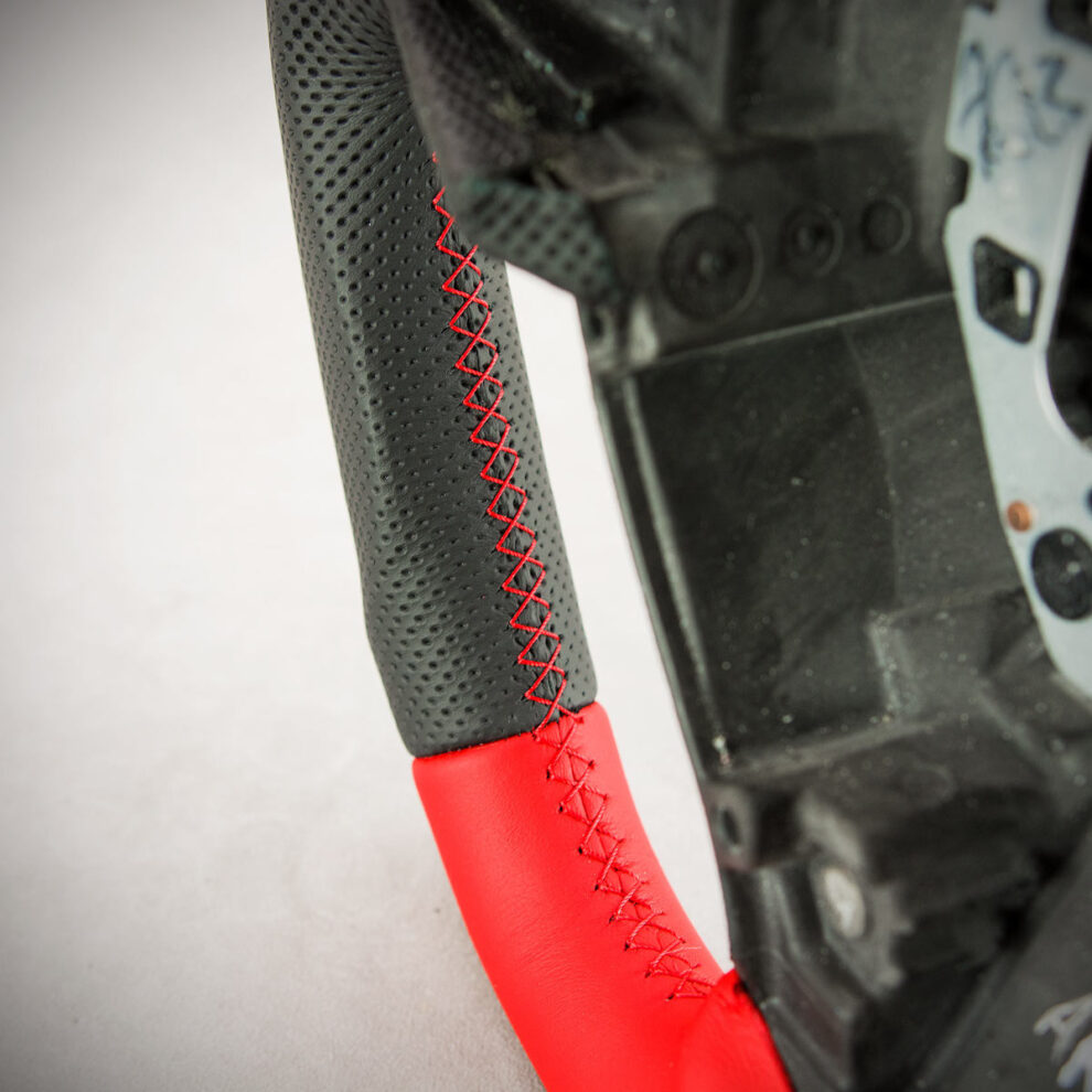 Modyfikacja i obszycie kierownicy BMW F11