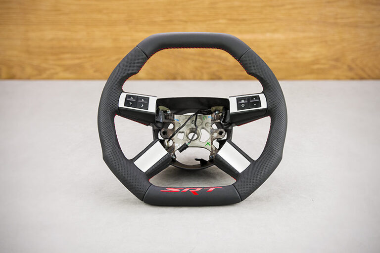 Modyfikacja i obszycie kierownicy Chrysler 300C