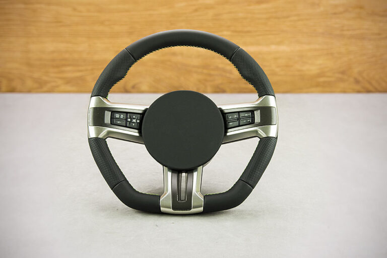 Modyfikacja i obszycie kierownicy Ford Mustang V