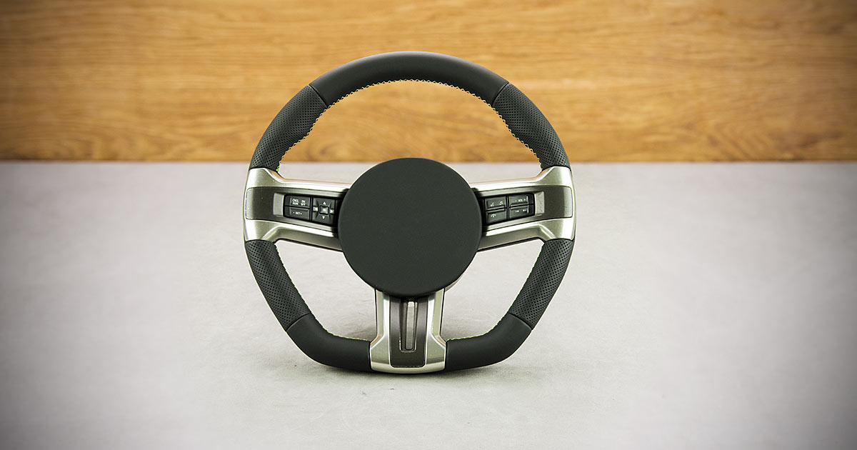 Modyfikacja i obszycie kierownicy Ford Mustang V