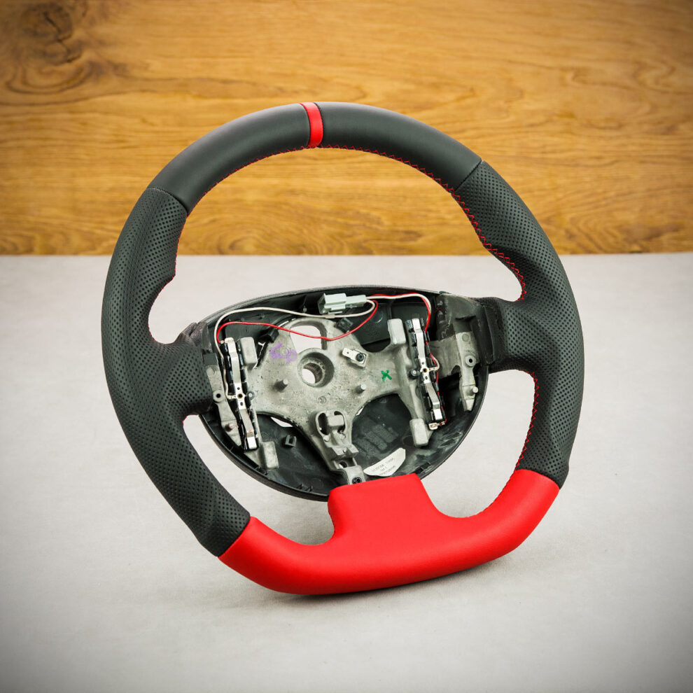 Modyfikacja i obszycie kierownicy Renault Megane II
