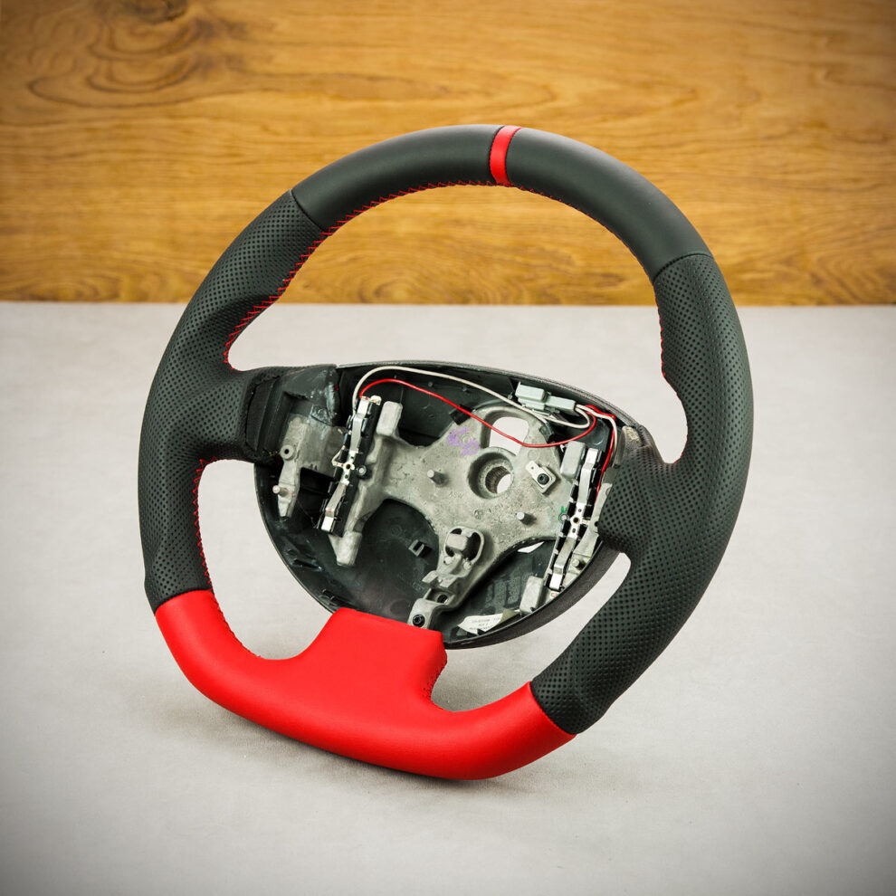 Modyfikacja i obszycie kierownicy Renault Megane II