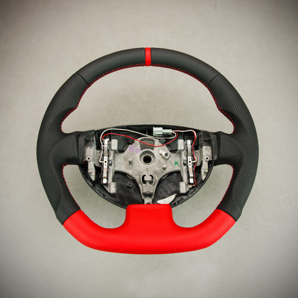Modyfikacja i obszycie kierownicy Renault Megane II