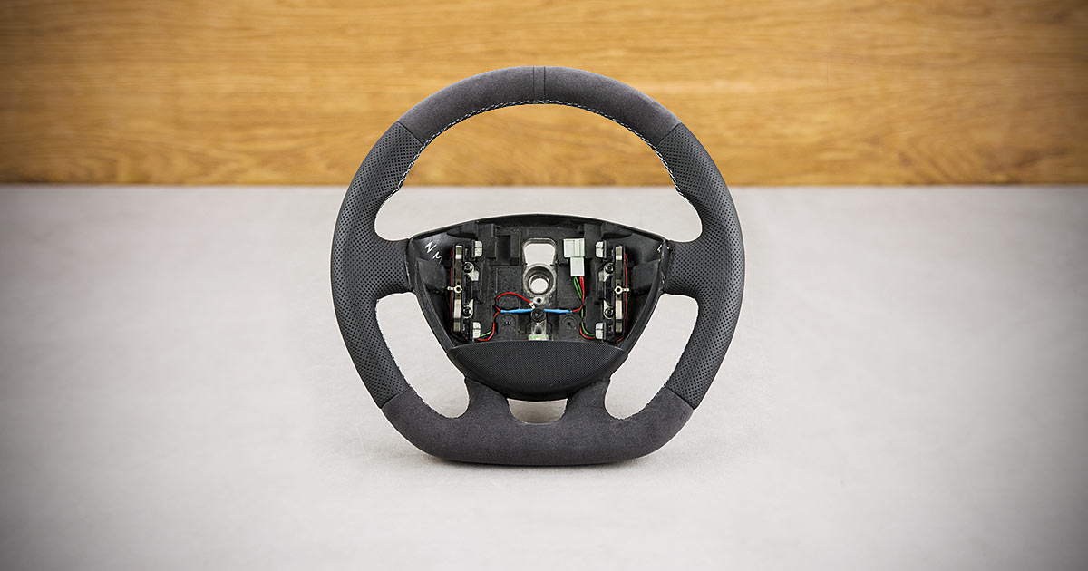 Modyfikacja i obszycie kierownicy Renault Trafic II