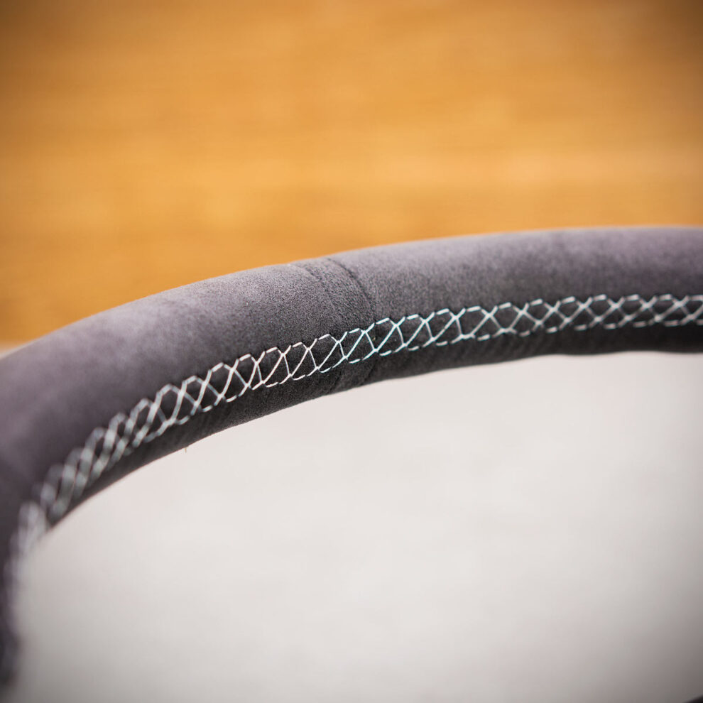 Modyfikacja i obszycie kierownicy Renault Trafic II