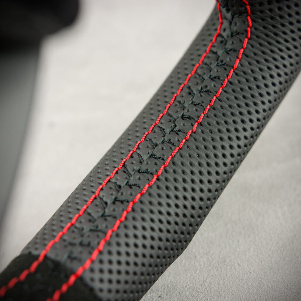 Modyfikacja i obszycie kierownicy Audi A4 B9