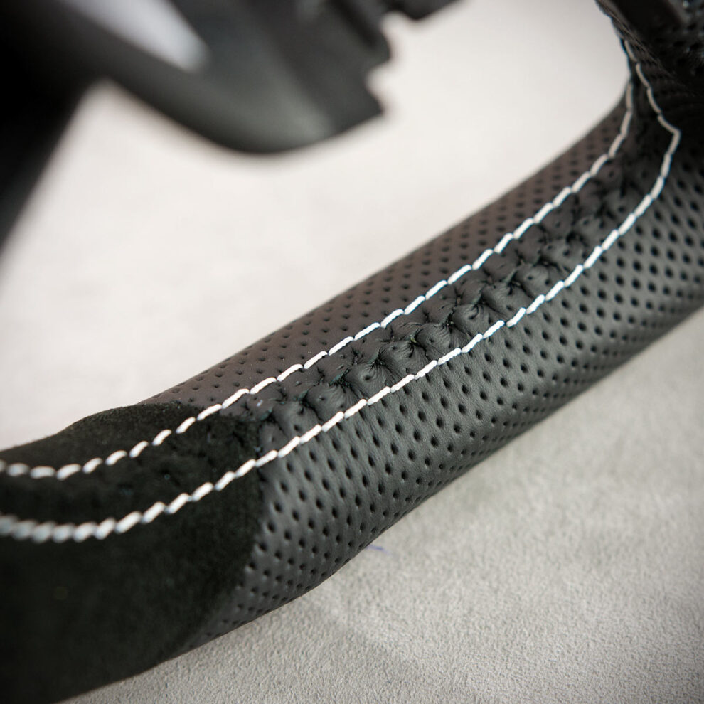 Modyfikacja i obszycie kierownicy Ford Kuga II