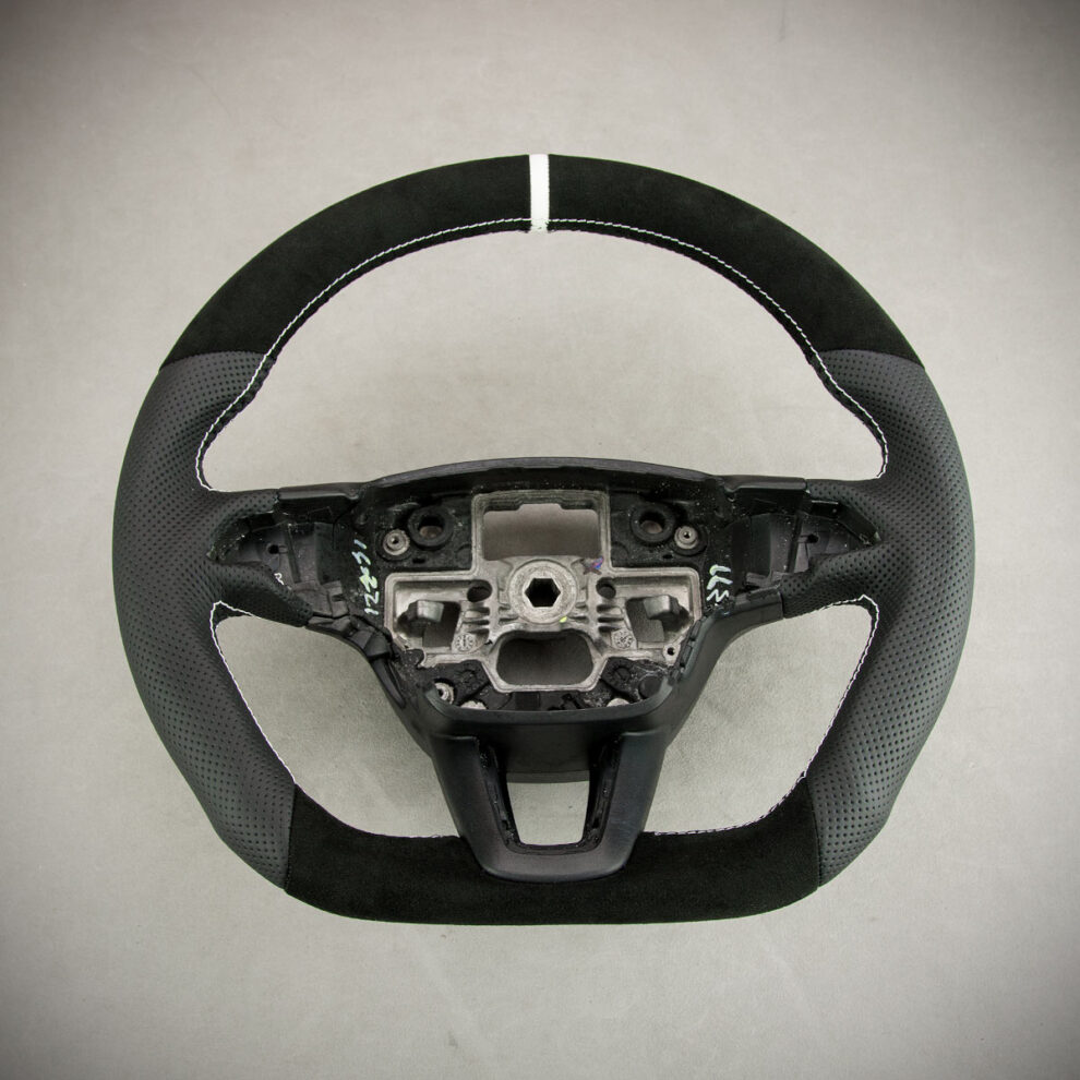 Modyfikacja i obszycie kierownicy Ford Kuga II