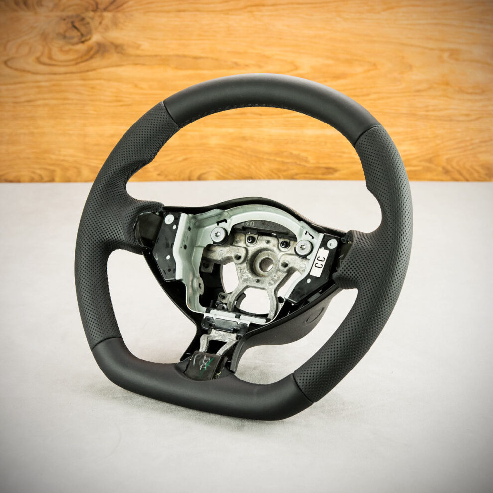 Modyfikacja i obszycie kierownicy Infiniti FX