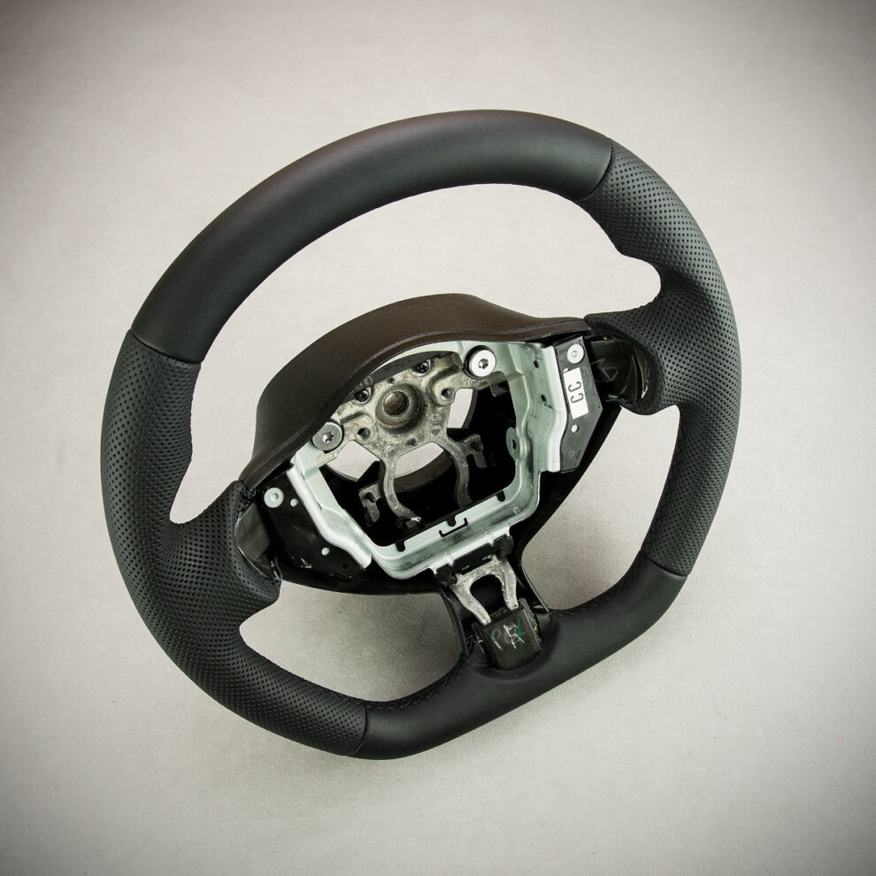 Modyfikacja i obszycie kierownicy Infiniti FX