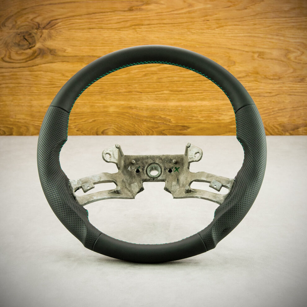 Modyfikacja i obszycie kierownicy Jeep Wrangler II