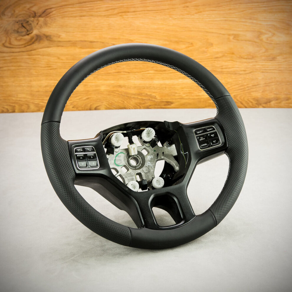 Obszycie kierownicy Dodge Ram