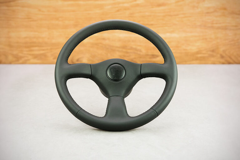 Obszycie kierownicy Nissan Skyline R32 GT-R