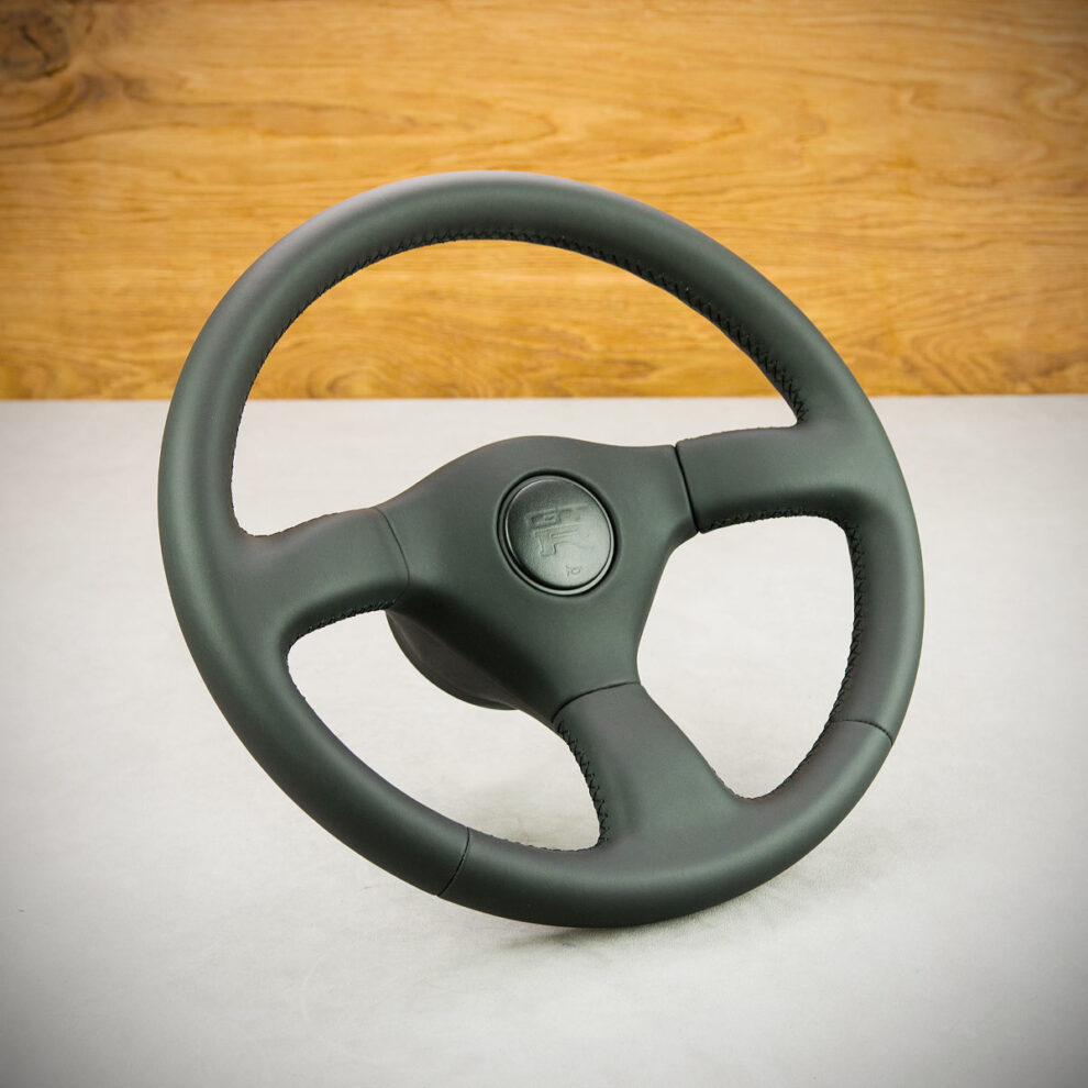 Obszycie kierownicy Nissan Skyline R32 GT-R