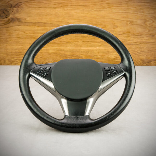 Kierownica BMW E60 przed modyfikacja Kierownica BMW E60 przed modyfikacja