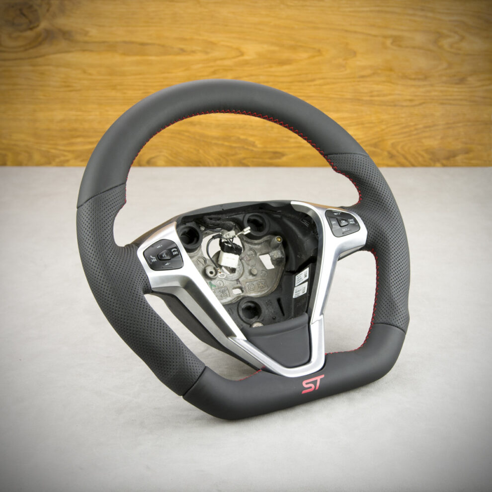 Modyfikacja i obszycie kierownicy Ford Fiesta ST Mk7