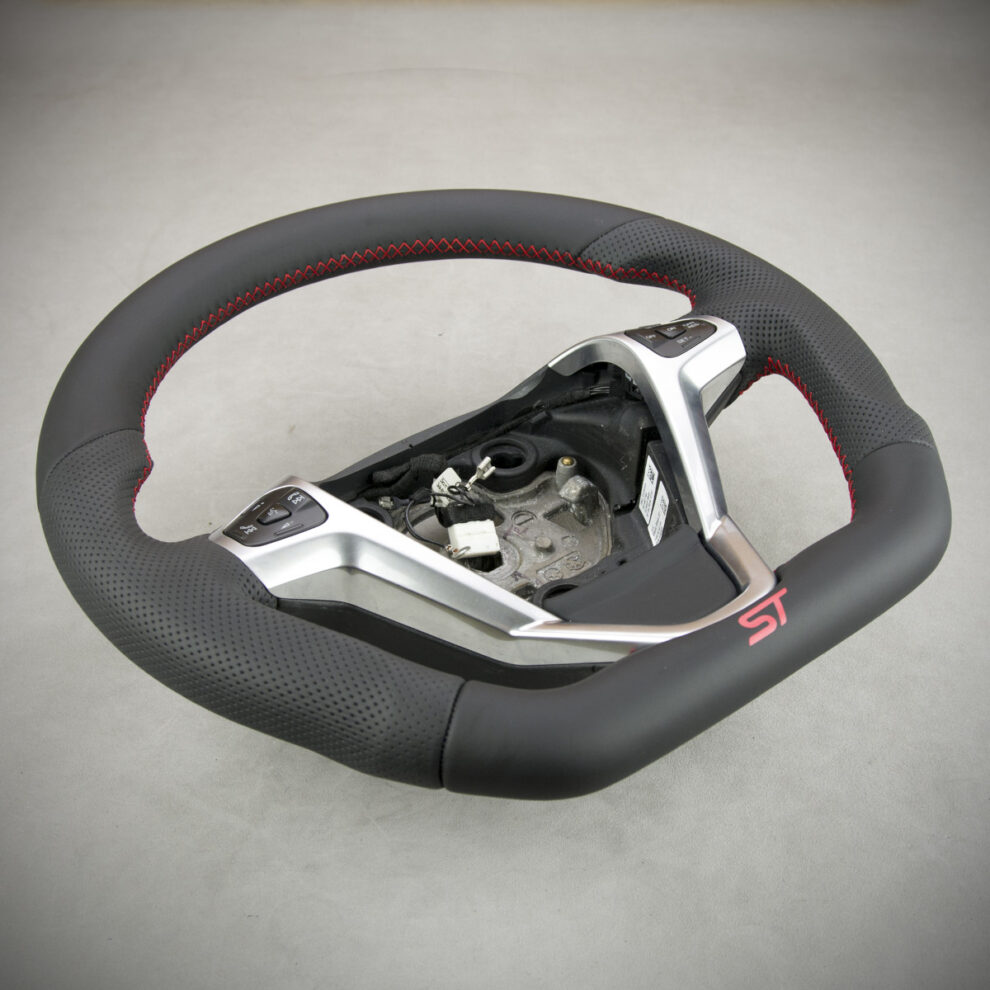 Modyfikacja i obszycie kierownicy Ford Fiesta ST Mk7