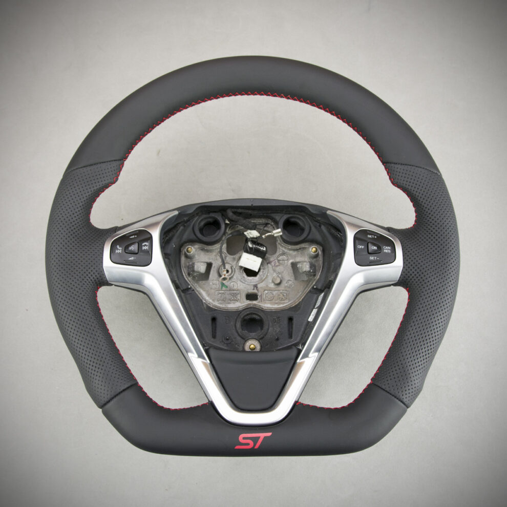 Modyfikacja i obszycie kierownicy Ford Fiesta ST Mk7