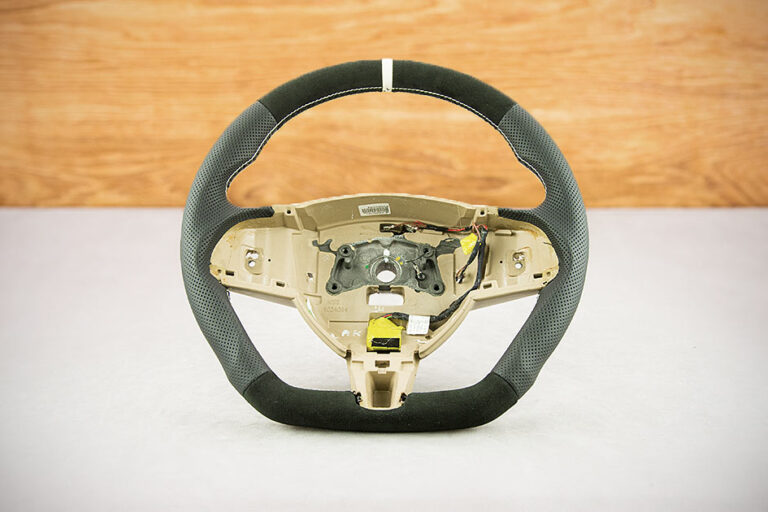 Modyfikacja i obszycie kierownicy Jaguar F-Type