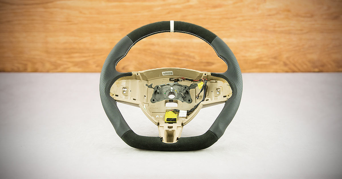 Modyfikacja i obszycie kierownicy Jaguar F-Type