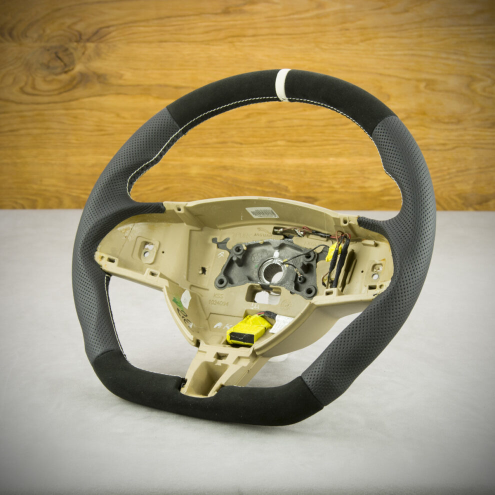 Modyfikacja i obszycie kierownicy Jaguar F-Type