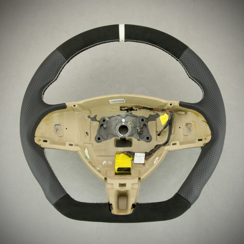 Modyfikacja i obszycie kierownicy Jaguar F-Type