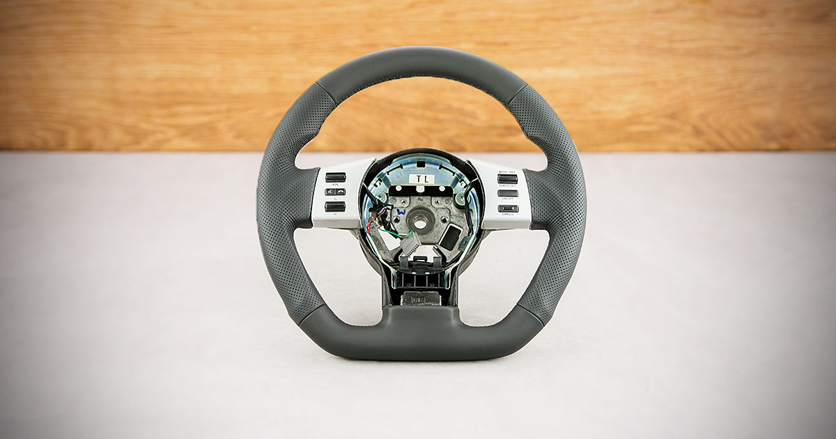 Modyfikacja i obszycie kierownicy Nissan 350Z