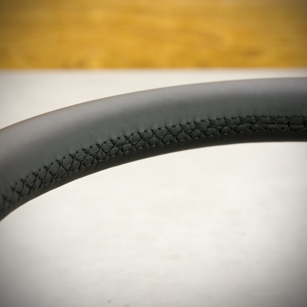 Modyfikacja i obszycie kierownicy Suzuki Swift IV