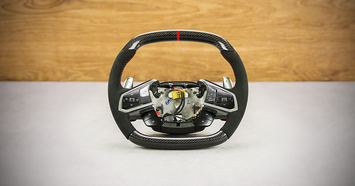 Modyfikacja i obszycie kierownicy Chevrolet Corvette C8