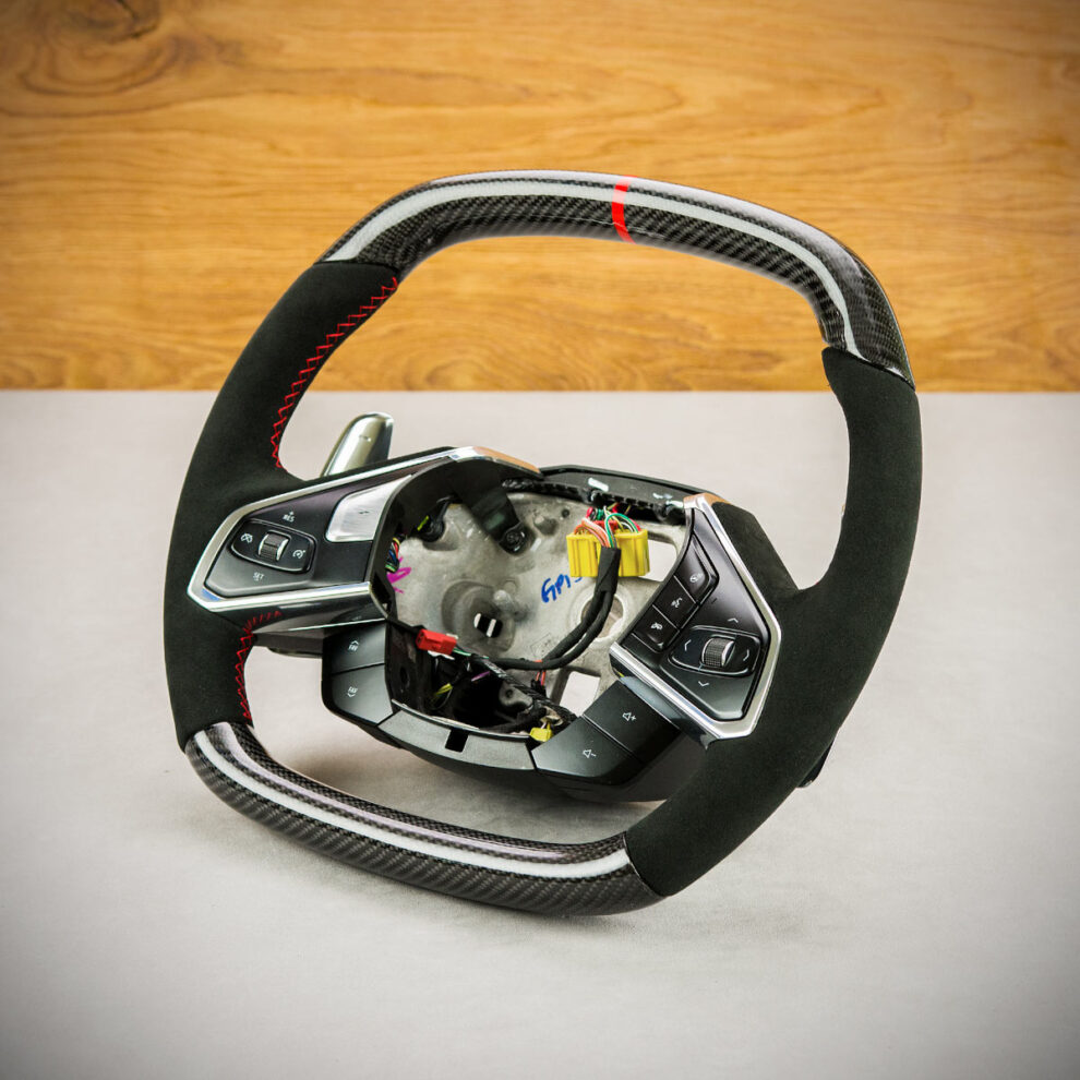 Modyfikacja i obszycie kierownicy Chevrolet Corvette C8