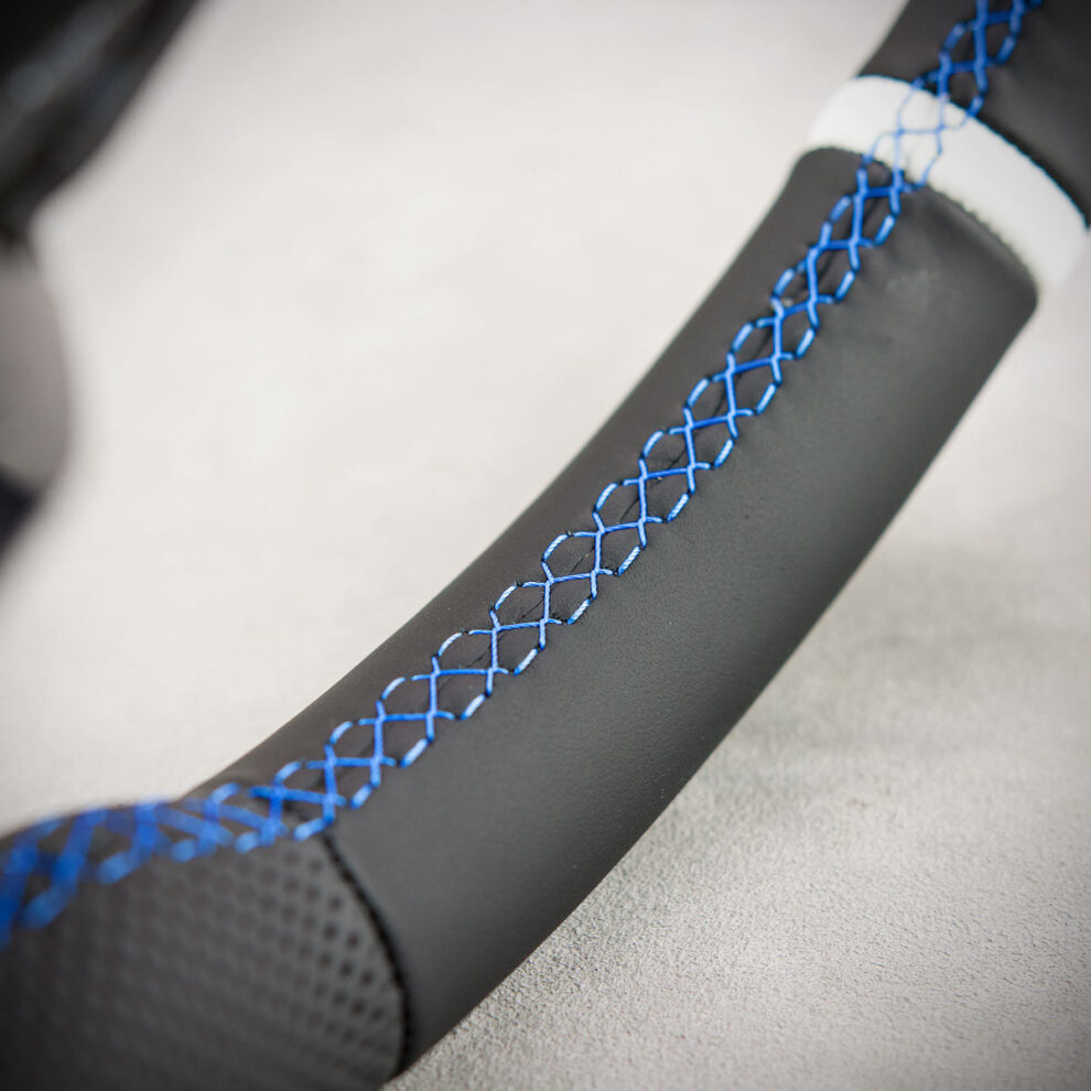 Obszycie kierownicy Opel Corsa D