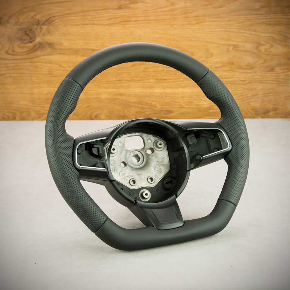 Modyfikacja i obszycie kierownicy Jaguar F-Pace