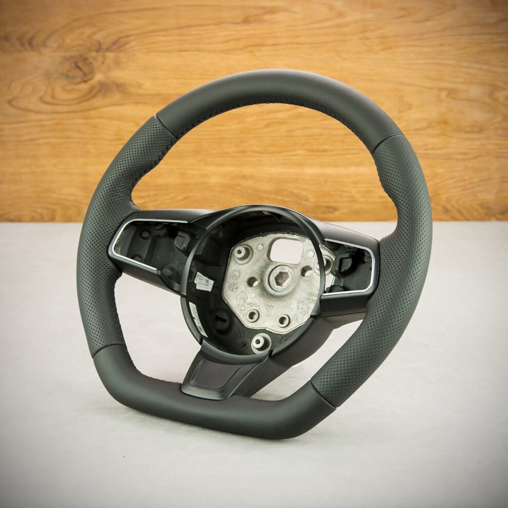 Modyfikacja i obszycie kierownicy Jaguar F-Pace