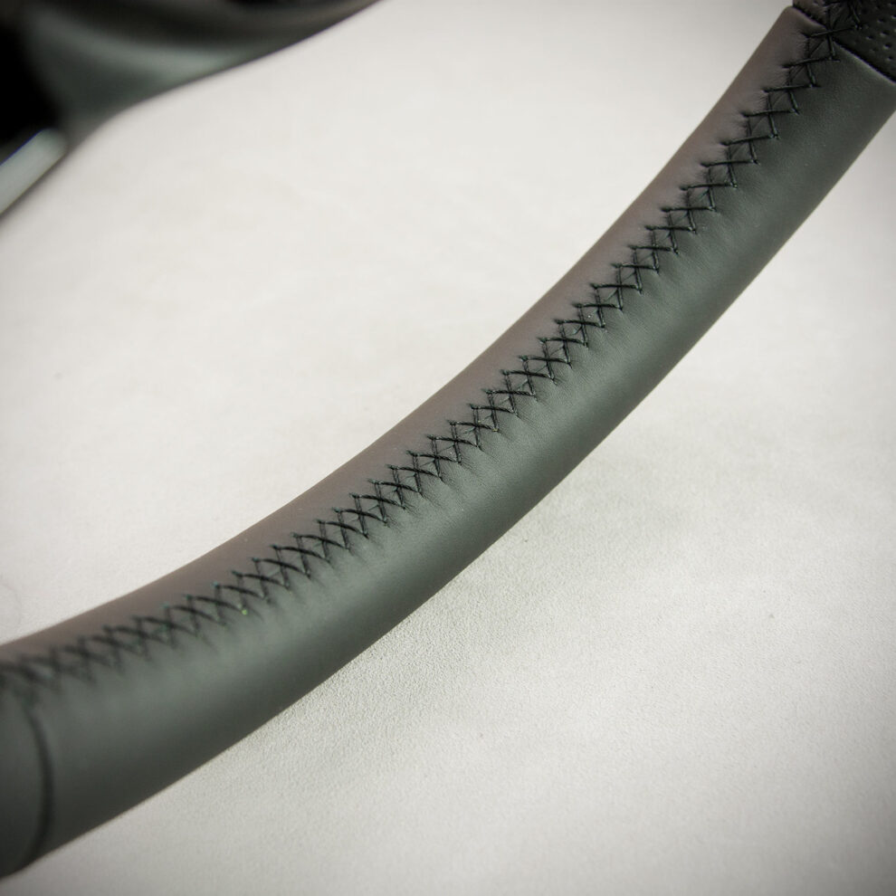 Modyfikacja i obszycie kierownicy Jaguar F-Pace